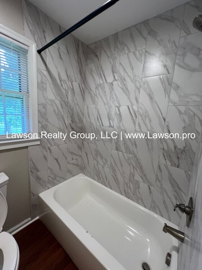 Building Photo - Five Bedroom, Updated Split Level in South...