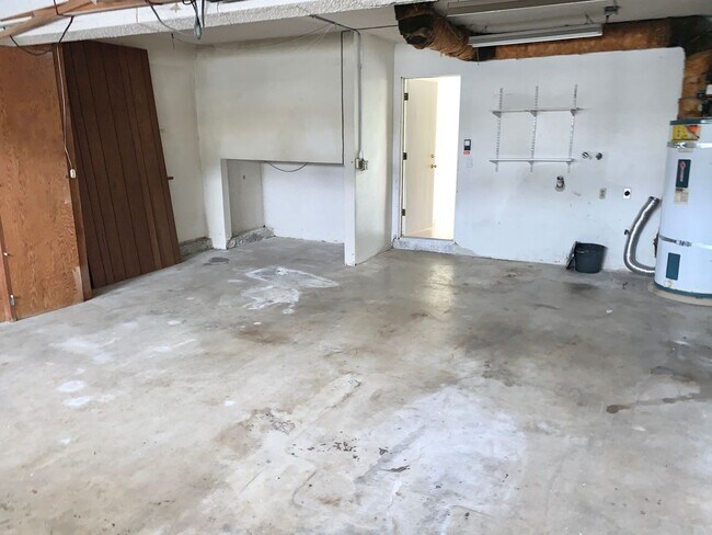Building Photo - 3491 Eboe St