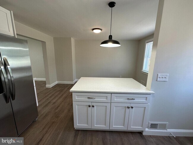 Building Photo - 1844 Trenleigh Rd