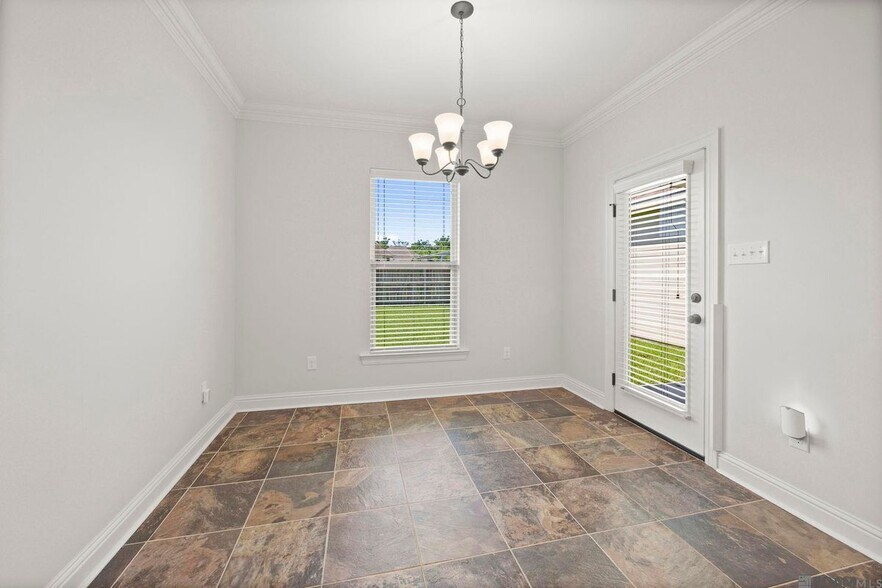 Building Photo - 471 Lake Breeze Dr