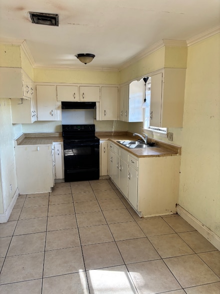 Building Photo - 112 Summit Dr