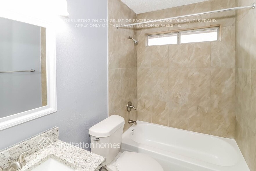 Building Photo - 1936 Ashley Dr