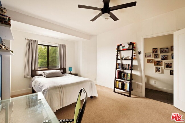 Building Photo - 303 Mavis Dr