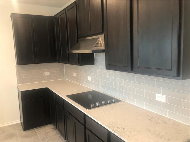 Building Photo - 100 Passiflora Dr