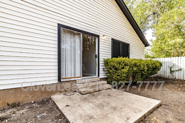 Building Photo - 535 E Ashley Rd