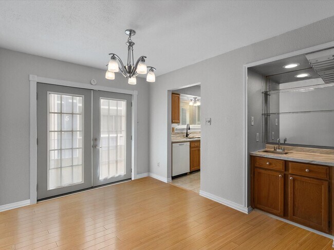 Building Photo - 18515 Egret Bay Blvd