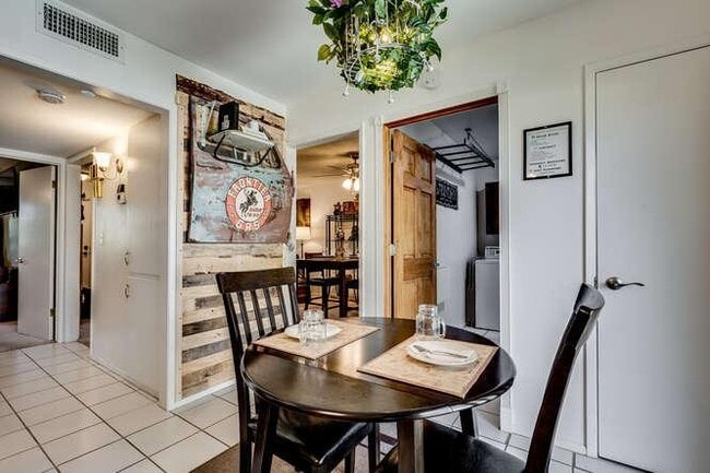 Building Photo - 12602 N 105th Ave