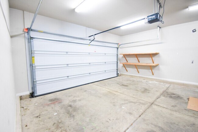 Building Photo - Coming Soon: 3 BEDROOM 2 BATHROOM - PETS C...