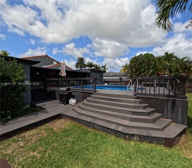 Building Photo - 2518 Monroe St