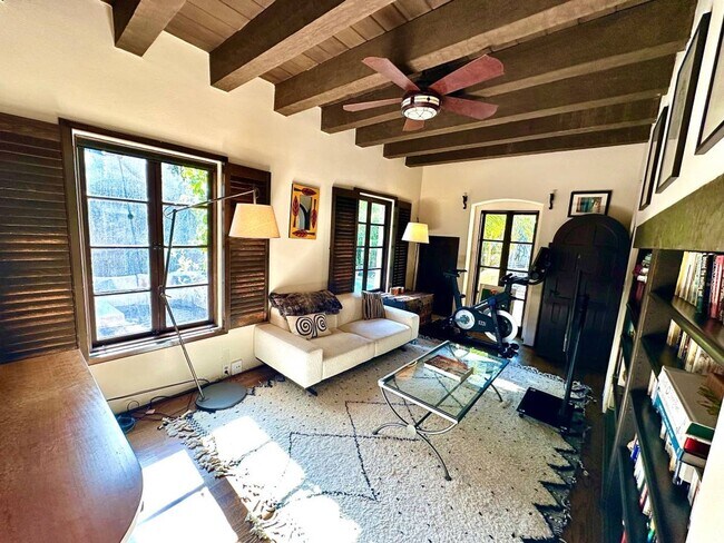 Building Photo - Custom Designer Mediterranean Style Home, 5 BR, 4.5 BA with Pool