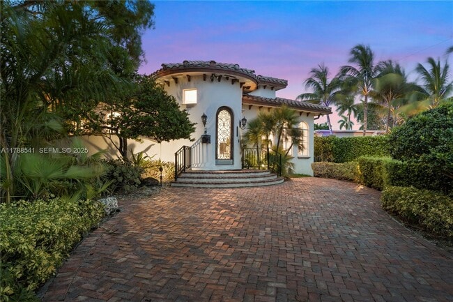 Building Photo - 1223 Jackson St