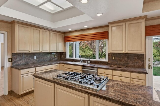 Building Photo - 860 Monte Rosa Dr