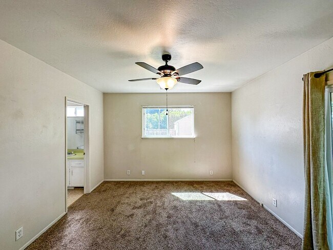 Building Photo - 5 Bedroom Home for Rent in Chico CA | Bonus Suite, Large Yard, Near Downtown & Bidwell Park