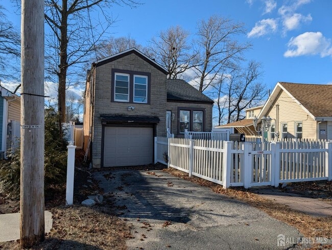 Building Photo - 11 S Holly Ave