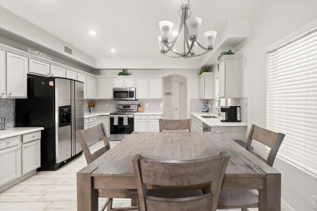 Building Photo - 16310 N 151st Ave