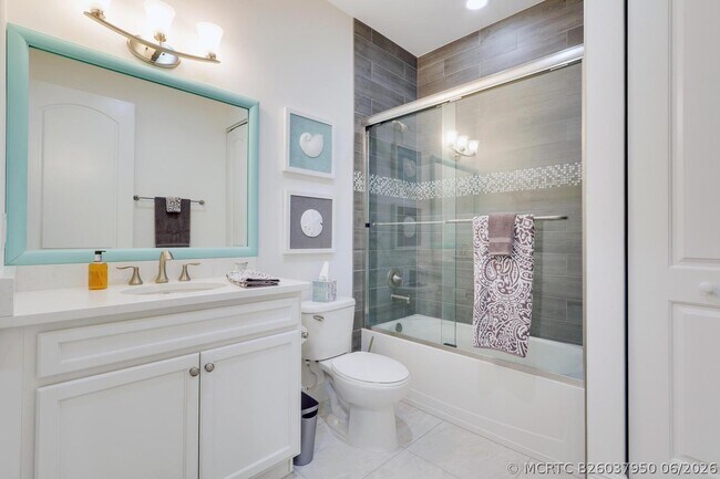 Building Photo - 114 Ocean Breeze Dr