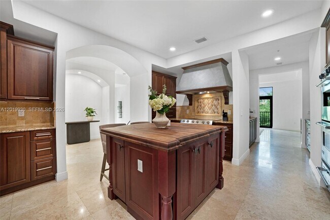 Building Photo - 6226 Paradise Point Dr