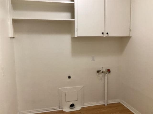Building Photo - 2020 Robinwood Dr
