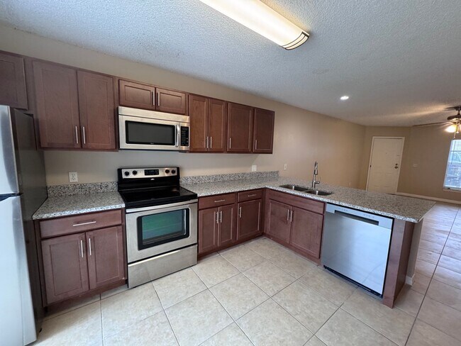 Building Photo - 2/2 first floor unit Lancelot of Winter Park
