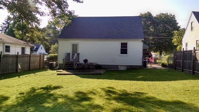 Building Photo - Charming 3 Bed / 1 Bath Cape Cod in Aberde...