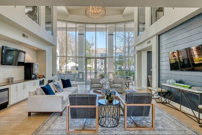 Building Photo - 3300 Cummins St