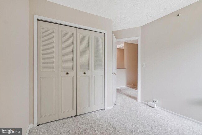 Building Photo - 4660 Winterberry Ln