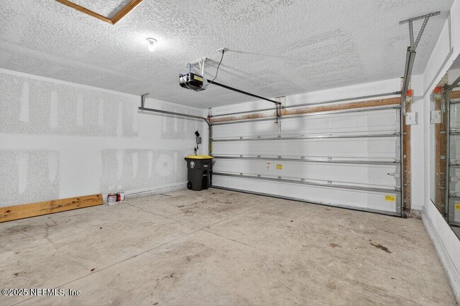 Building Photo - 8387 Cape Fox Dr