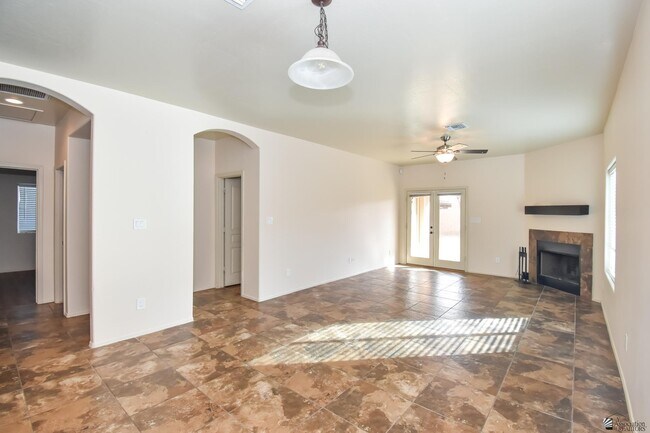 Building Photo - 2523 S 41st Ave