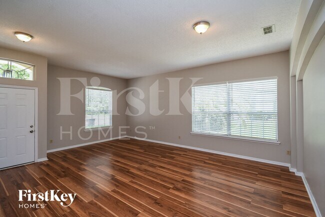 Building Photo - 1080 Meadow Pointe Ct