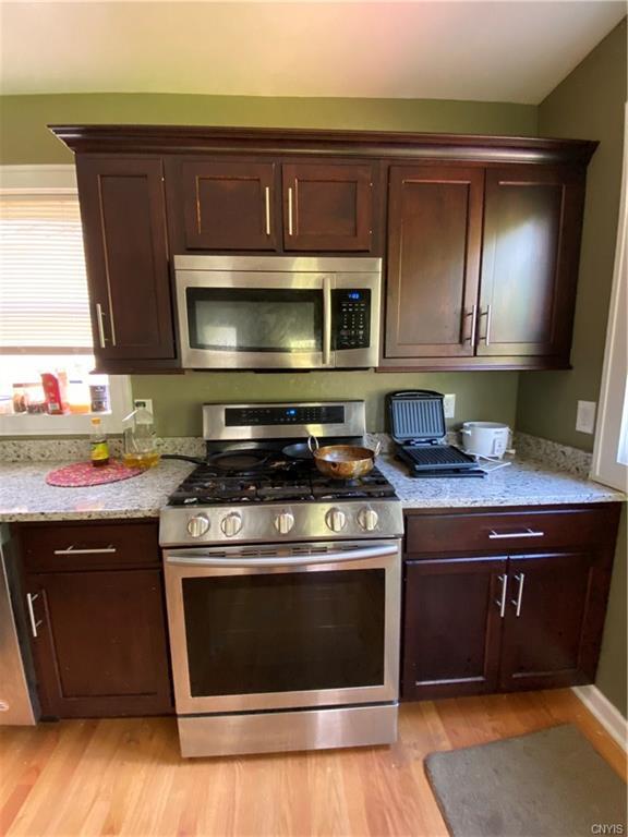 Building Photo - 208 Bassett St