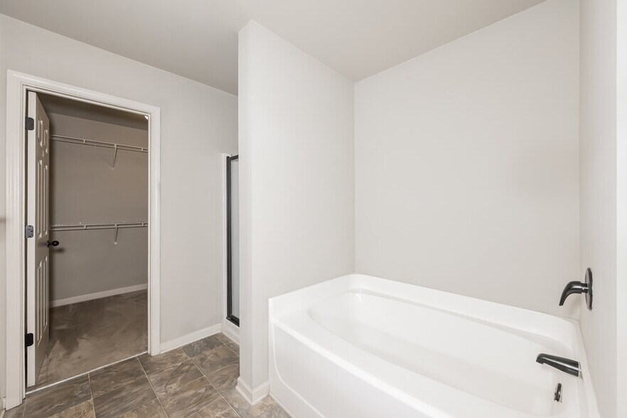 Building Photo - 1337 Avington Glen Way
