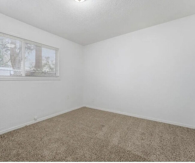 Building Photo - 0125-01