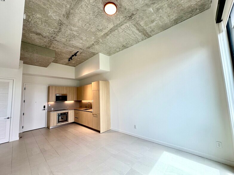 Building Photo - 120 NW 31st St