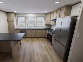 Building Photo - 4202 Twin Terrace