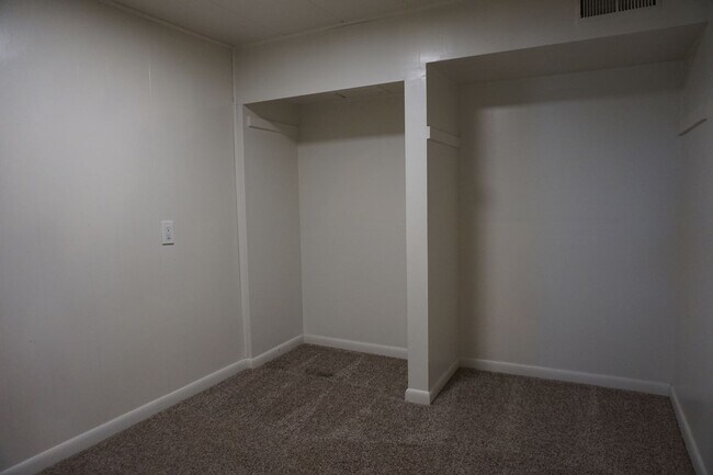 Building Photo - 1508-1512 Duplex