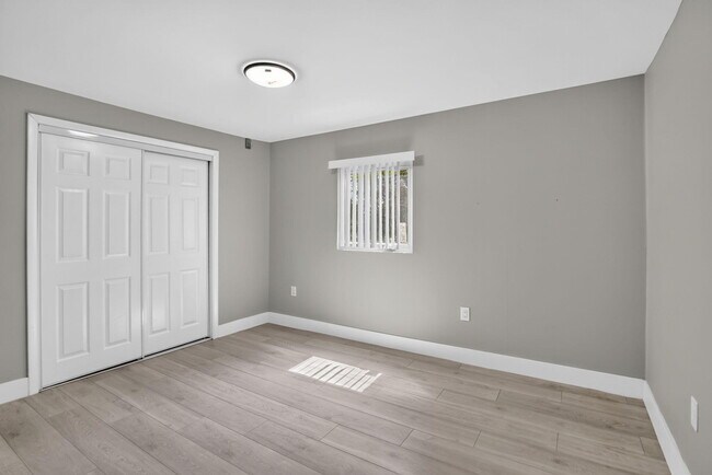 Building Photo - 6281 NW 14th Ct