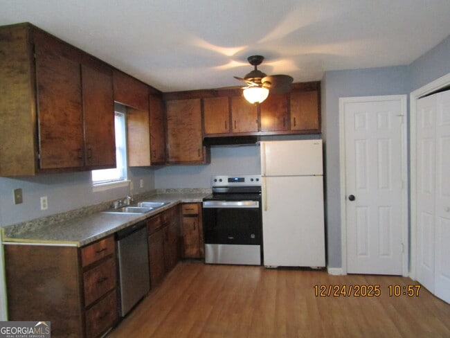 Building Photo - 1121 Windgate Cir NW