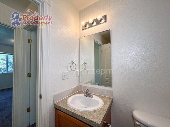 Building Photo - 5940 W Port Pl