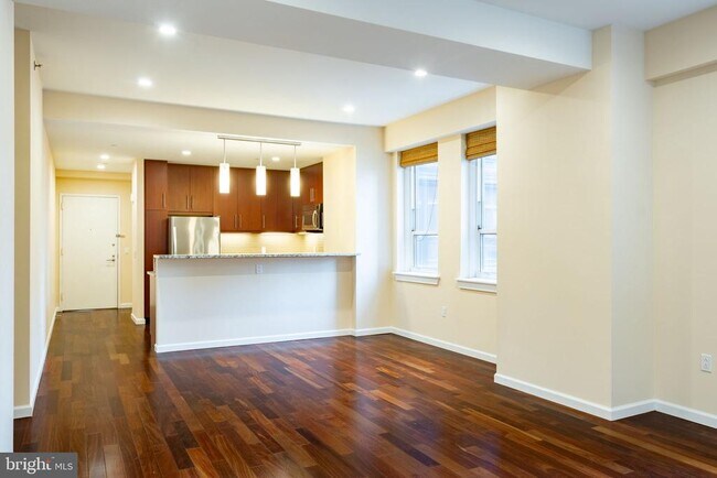 Building Photo - 1425 Locust St