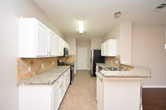 Building Photo - 6127 Yorkglen Manor Ln