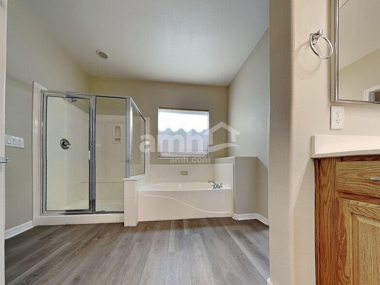 Building Photo - 3304 W Birdwatcher Ave