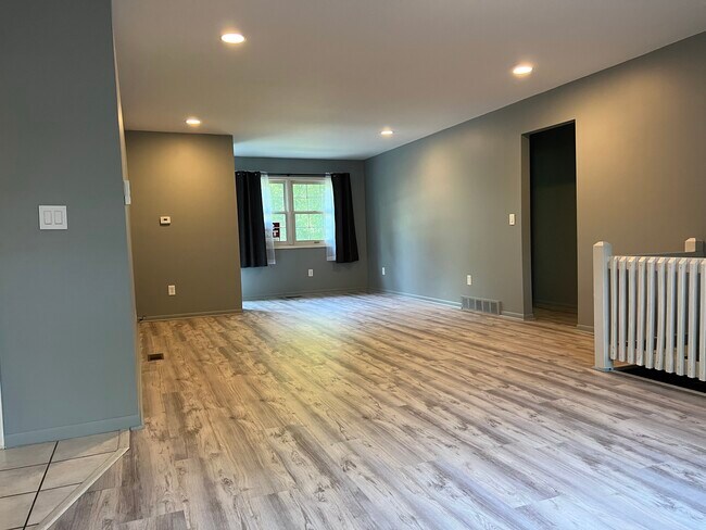 Building Photo - 9019 Saddle Horn Dr