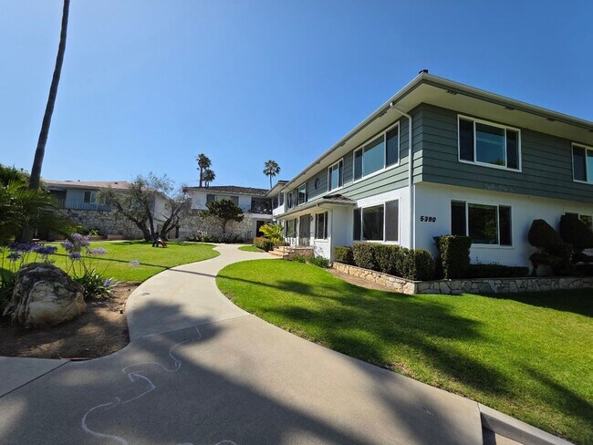 Building Photo - UPPER 1BD/1BA CONDO WITH GARAGE AND COMMON...