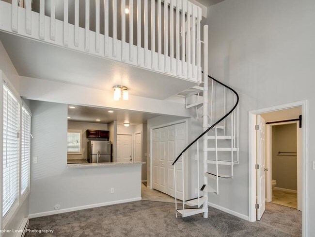 Building Photo - 1140 Poplar Ave