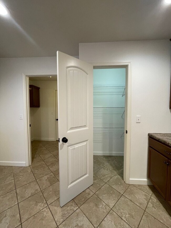 Building Photo - Kirkwood