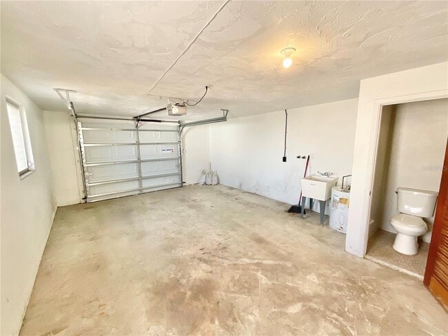 Building Photo - 1541 Alert St