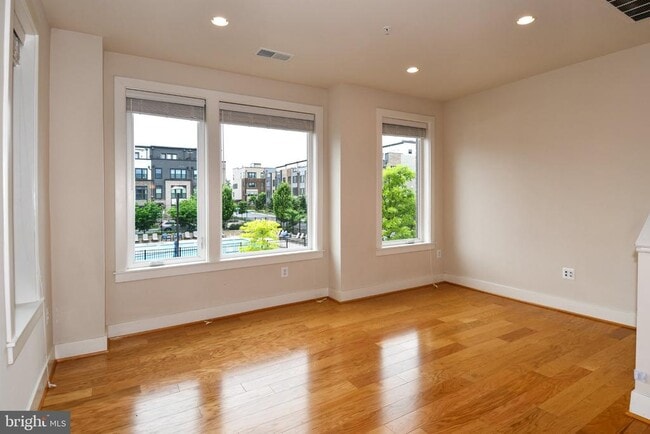 Building Photo - 16301 Columbus Ave