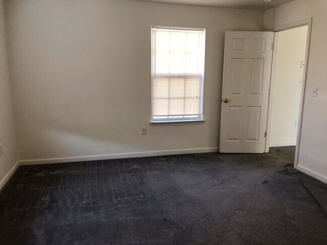 Building Photo - 146-K University Village