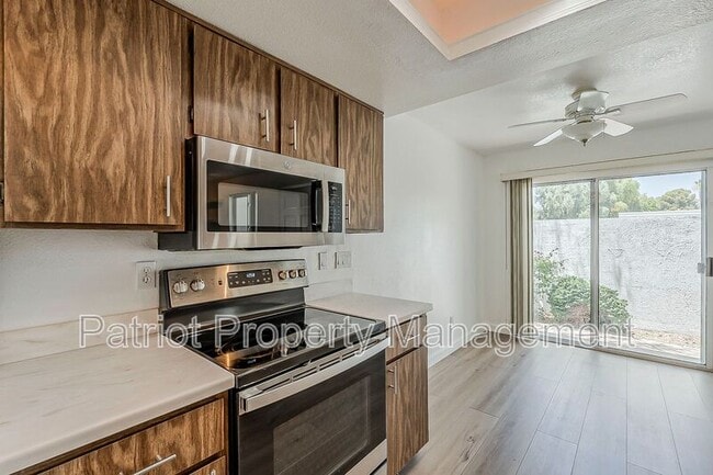 Building Photo - 635 E Boca Raton Rd