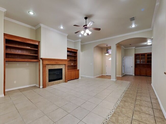 Building Photo - No Application Fee* $500 off first months ...